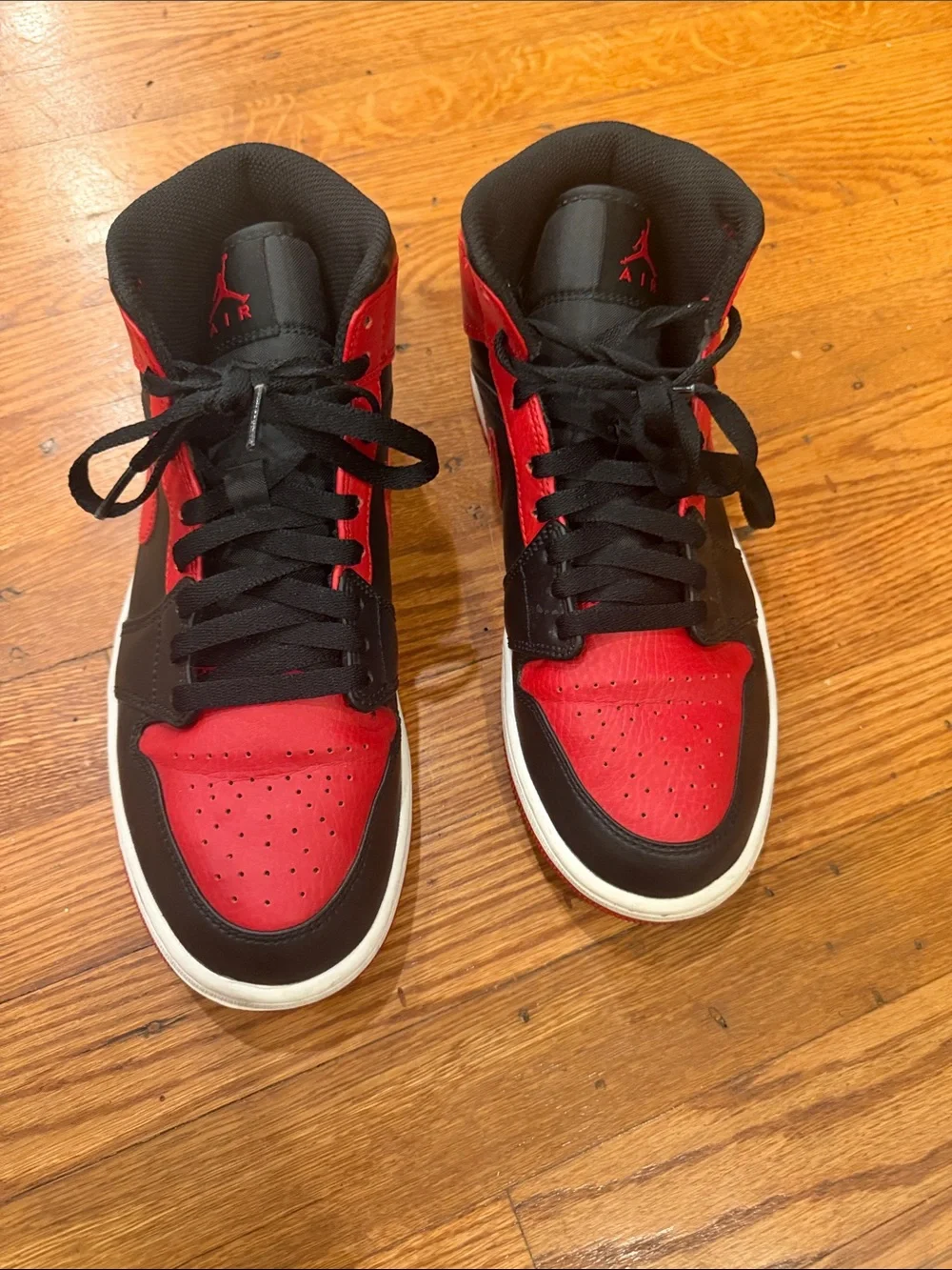 size 8.5Jordan Men’s Mid-Top Sneakers in Red and Black use no box